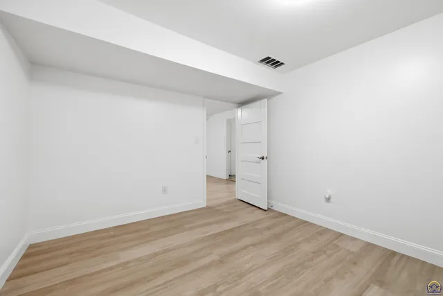 $299,900 | 310 Kellogg Lane, Auburn, KS 66402