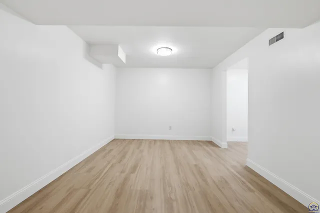 $299,900 | 310 Kellogg Lane, Auburn, KS 66402