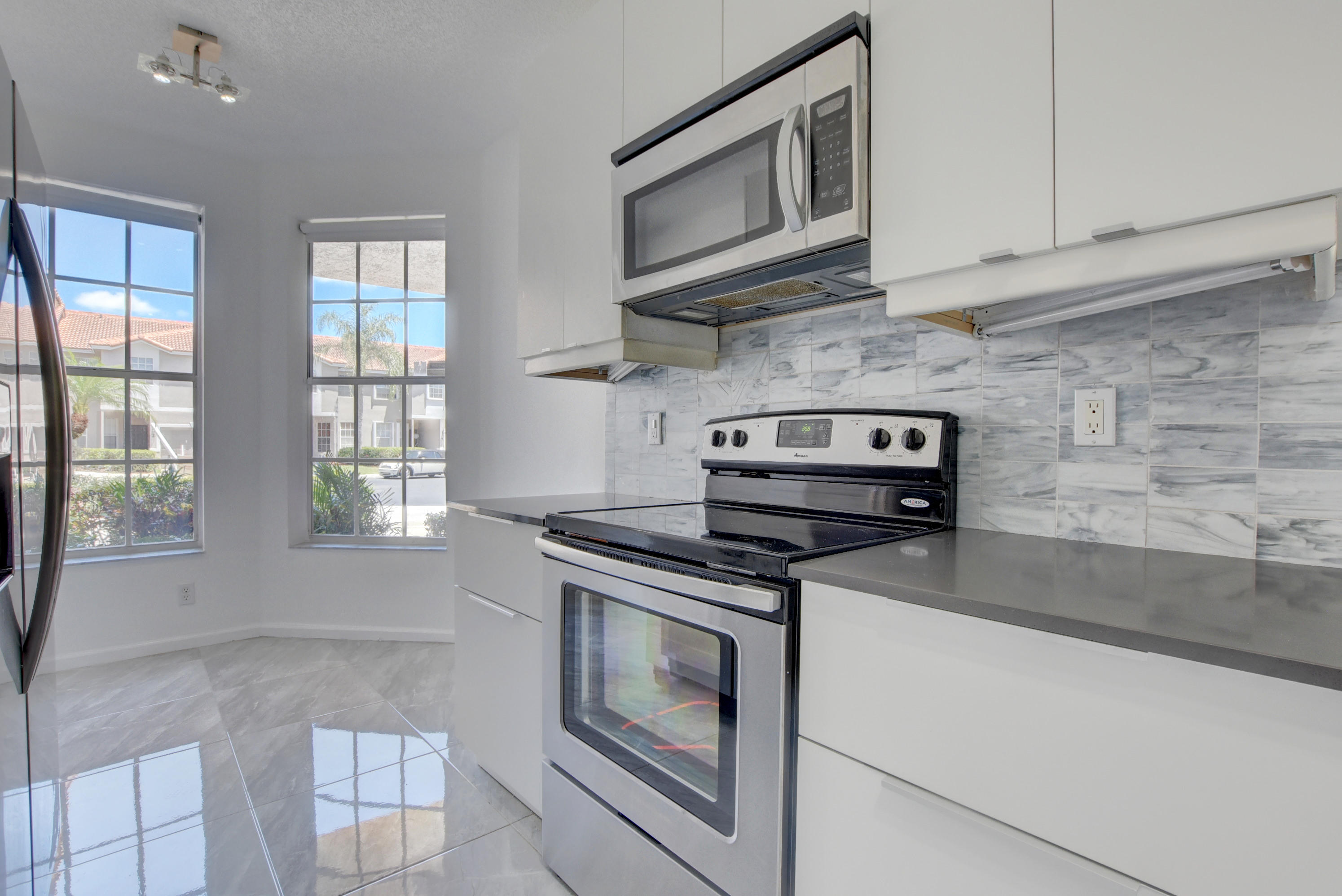 20931 Vía Azalea, Unit 2 Boca Raton, FL 33428 - Photo 10 of 28 Kitchen