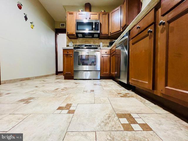1227 North 11th Street Reading, PA 19604 - Photo 18 of 42