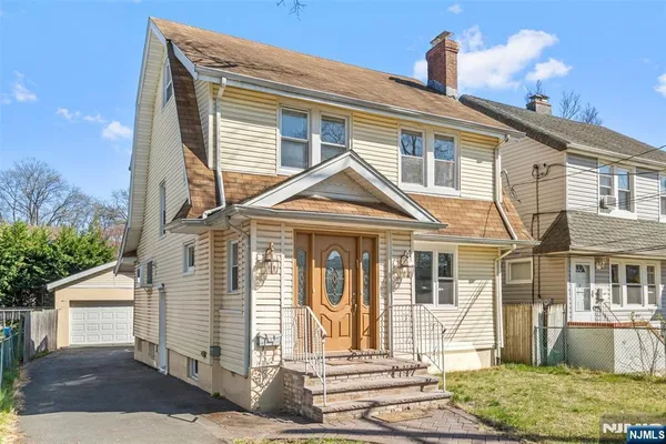 $2,450 | 841 Ester Avenue, Unit 2, Teaneck, NJ 07666