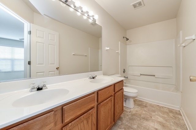 517 Springbrook Trail North Oswego, IL 60543 - Photo 12 of 18