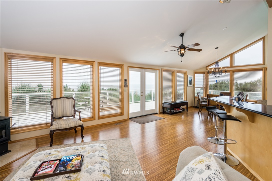 2361 West Beach Road Oak Harbor, WA 98277 - Photo 5 of 22 Gallery Image 5