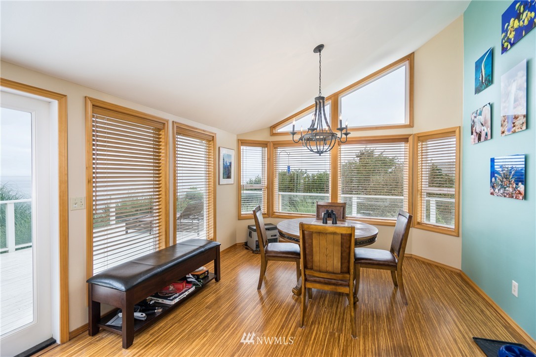 2361 West Beach Road Oak Harbor, WA 98277 - Photo 8 of 22 Gallery Image 8