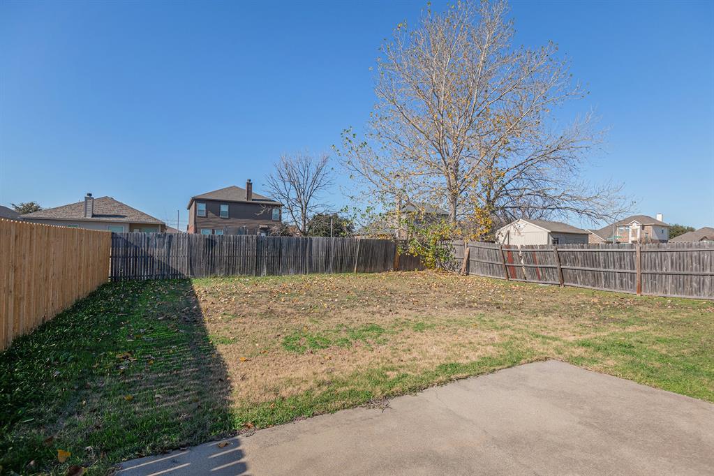 8313 Water Buck Run Fort Worth, TX 76179 - Photo 25 of 25 a view of a backyard
