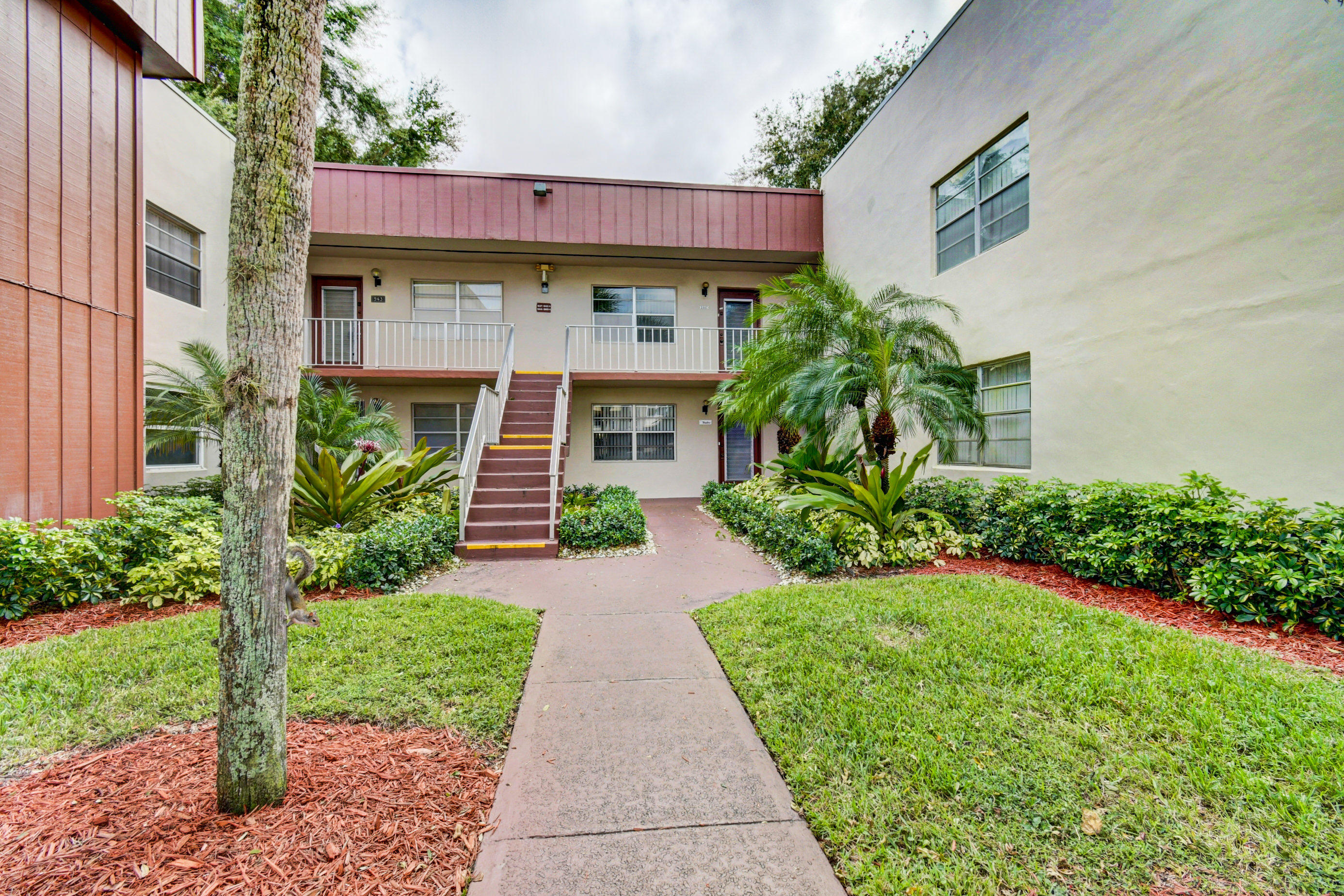 923 Normandy Trail Delray Beach, FL 33484 - Photo 25 of 26 02_dsc_3328_29_30_31_32