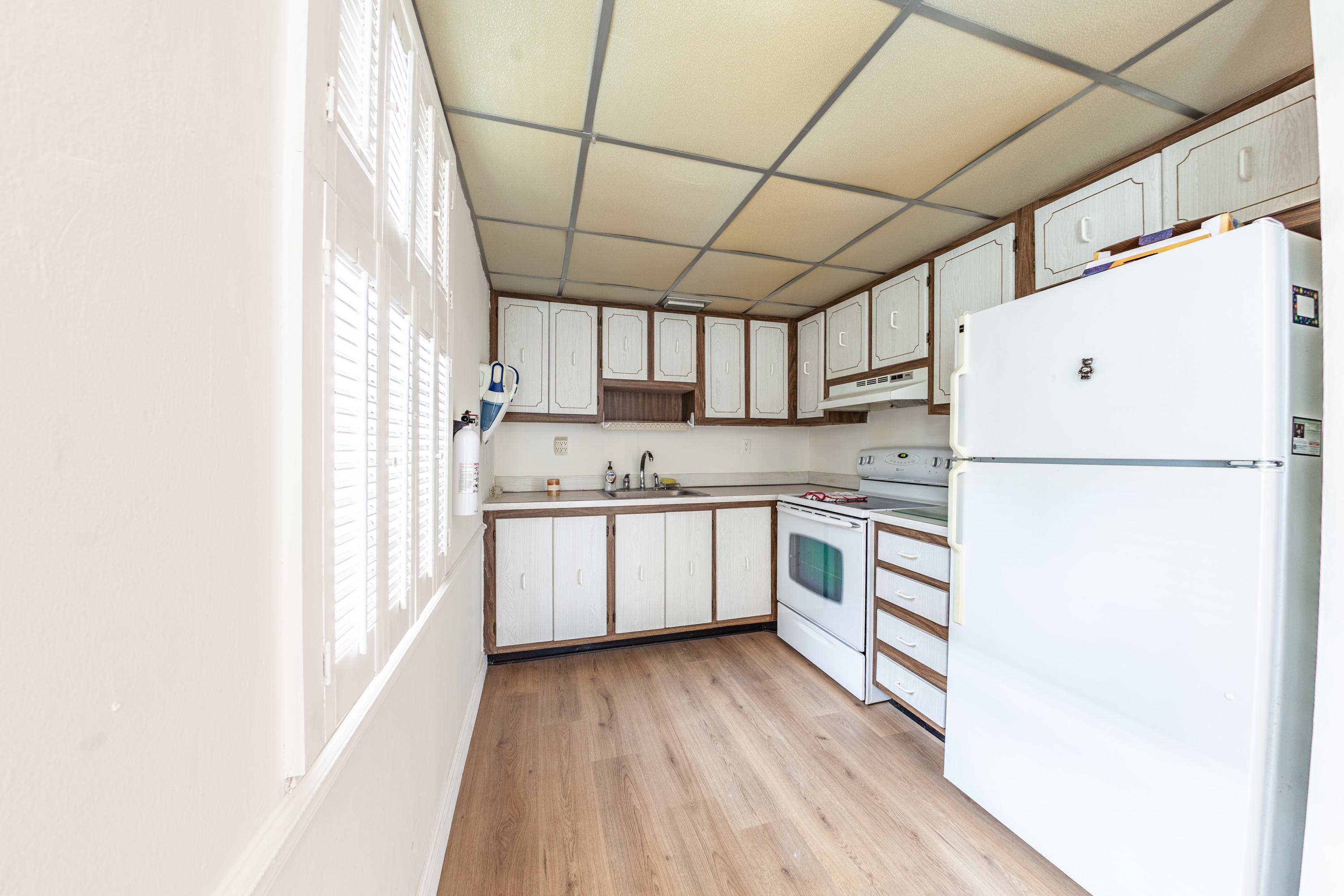 923 Normandy Trail Delray Beach, FL 33484 - Photo 5 of 26 IMG_2263-HDR