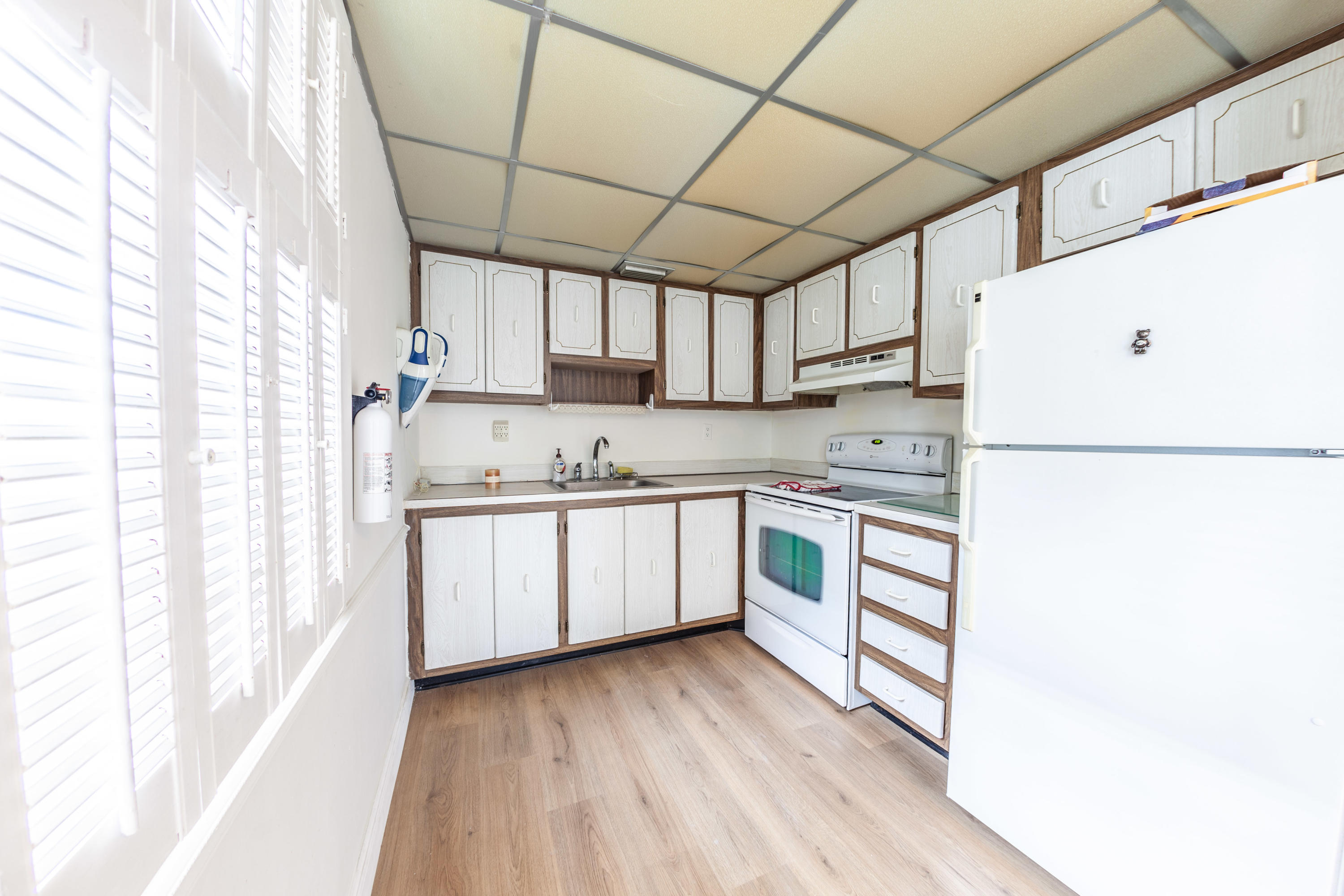 923 Normandy Trail Delray Beach, FL 33484 - Photo 6 of 26 IMG_2269-HDR