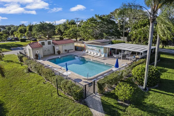 $2,400 | 5473 Southeast Miles Grant Road, Unit 206, Stuart, FL 34997