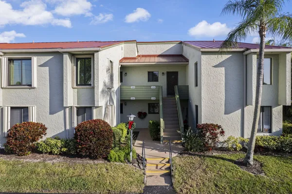 $2,400 | 5473 Southeast Miles Grant Road, Unit 206, Stuart, FL 34997