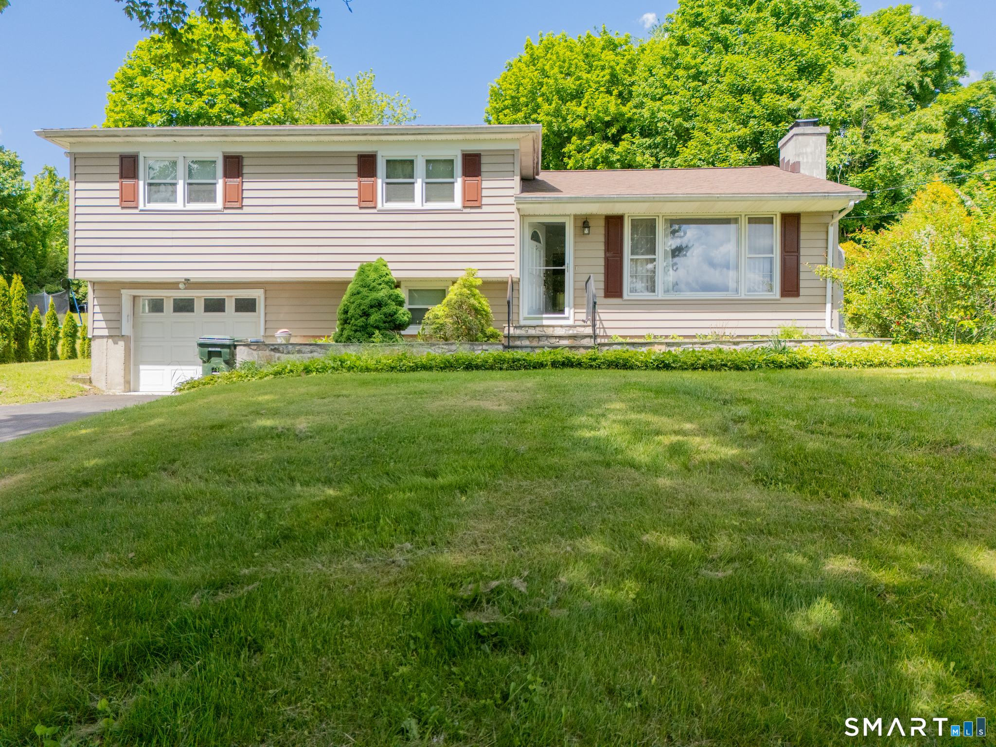 33 Kingswood Road Danbury, CT 06811 - Photo 1 of 21