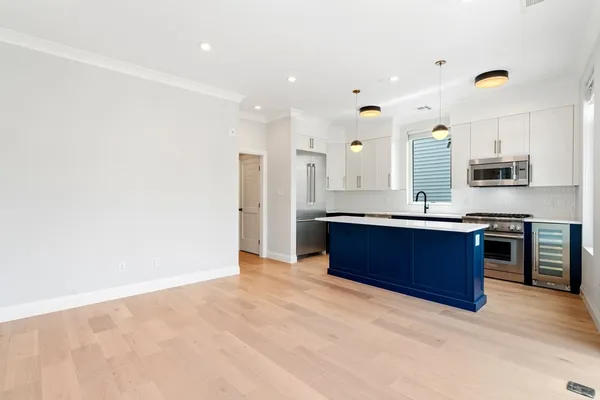 $3,285 | 142 Pleasant Street, Unit 5, Boston, MA 02125