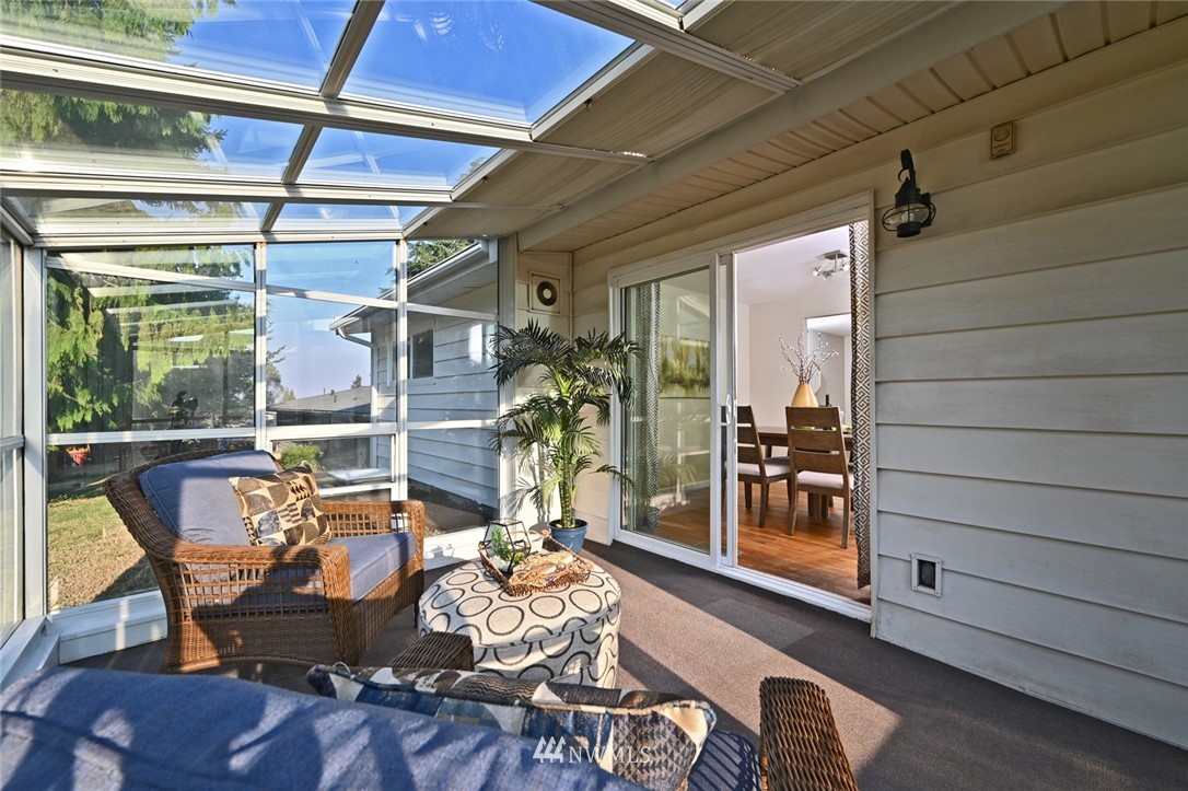 3415 Northeast 10th Place Renton, WA 98056 - Photo 12 of 29 Gallery Image 12