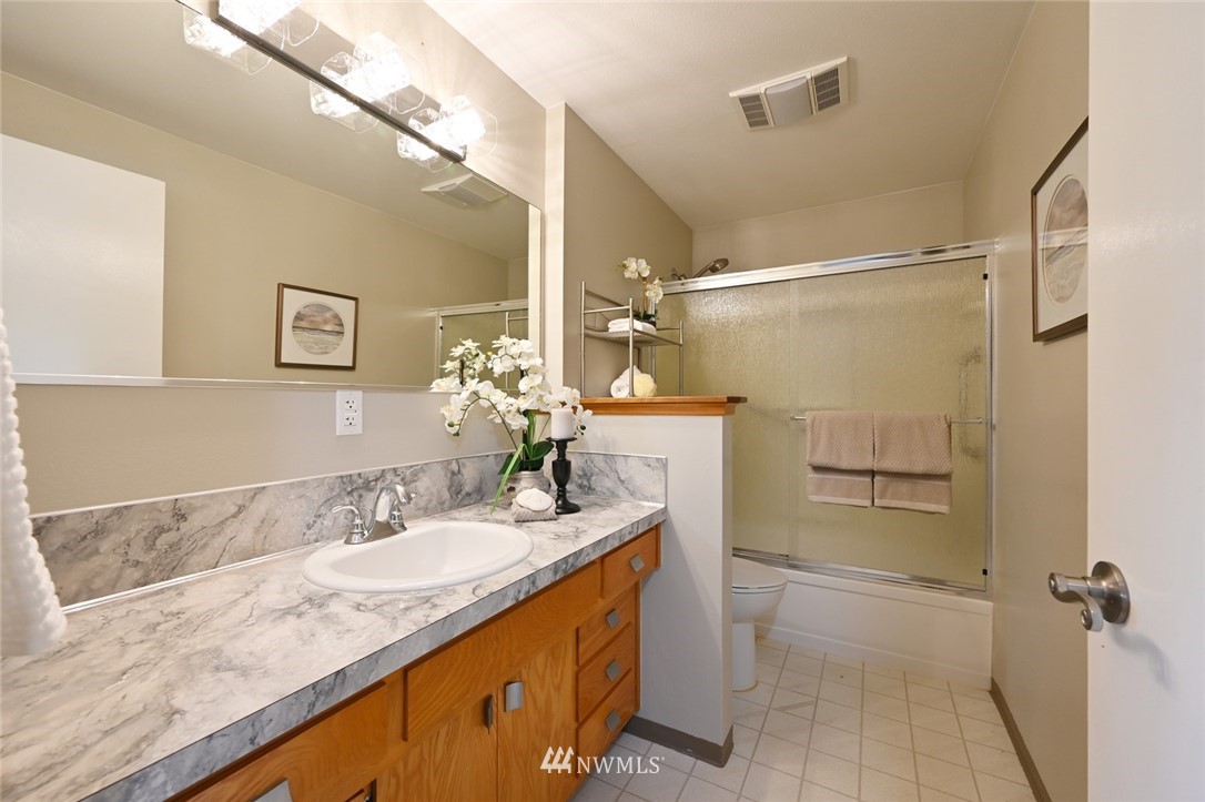 3415 Northeast 10th Place Renton, WA 98056 - Photo 19 of 29 Gallery Image 19