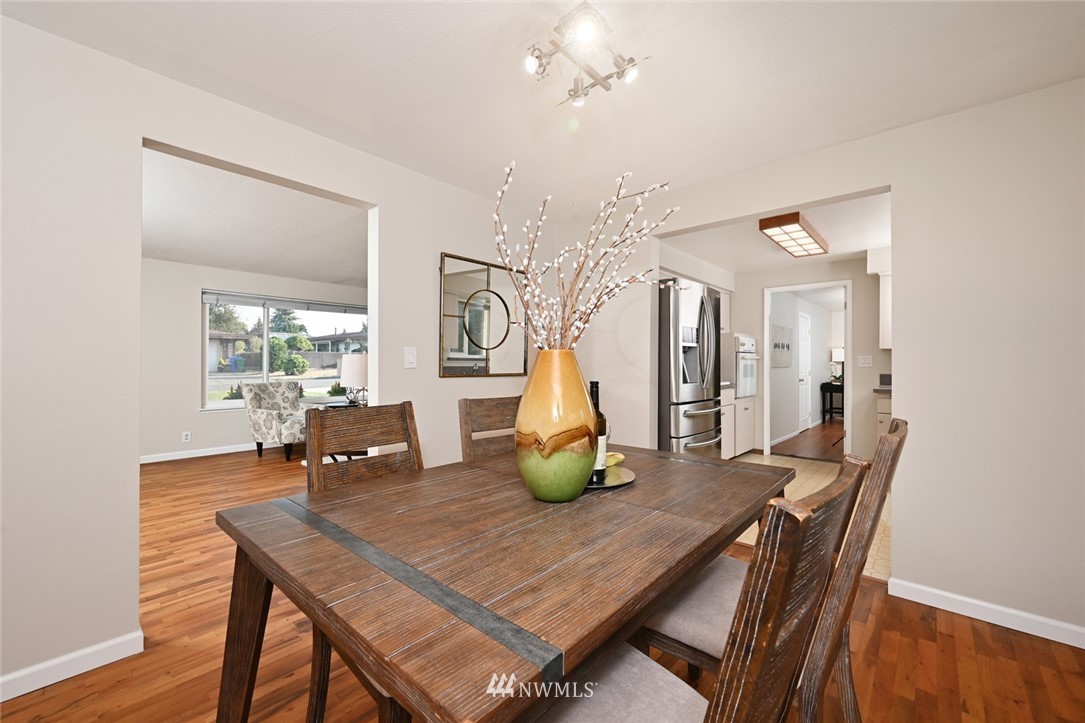 3415 Northeast 10th Place Renton, WA 98056 - Photo 10 of 29 Gallery Image 10