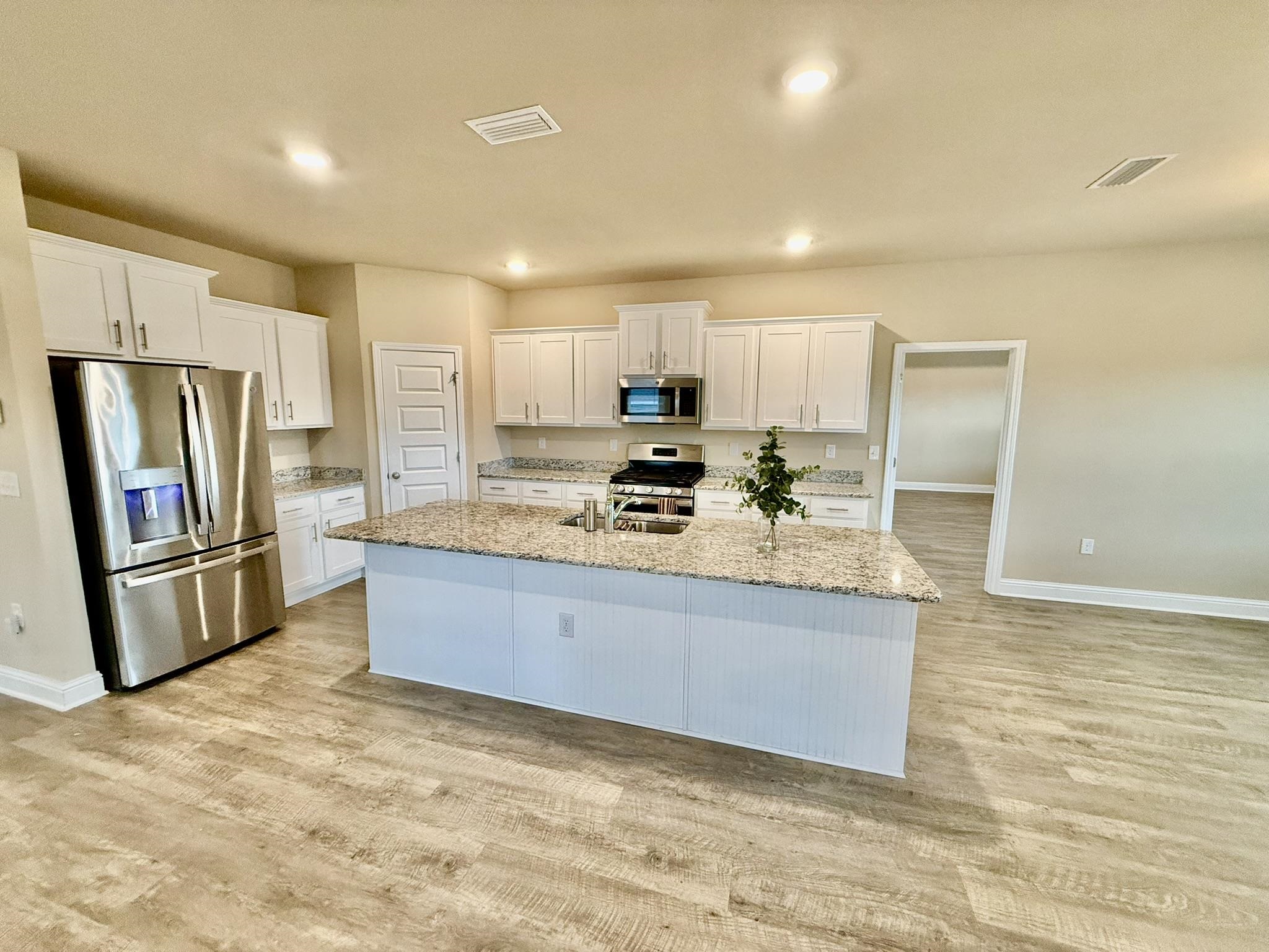 8648 Calverton Street Foley, AL 36535 - Photo 16 of 45 Kitchen