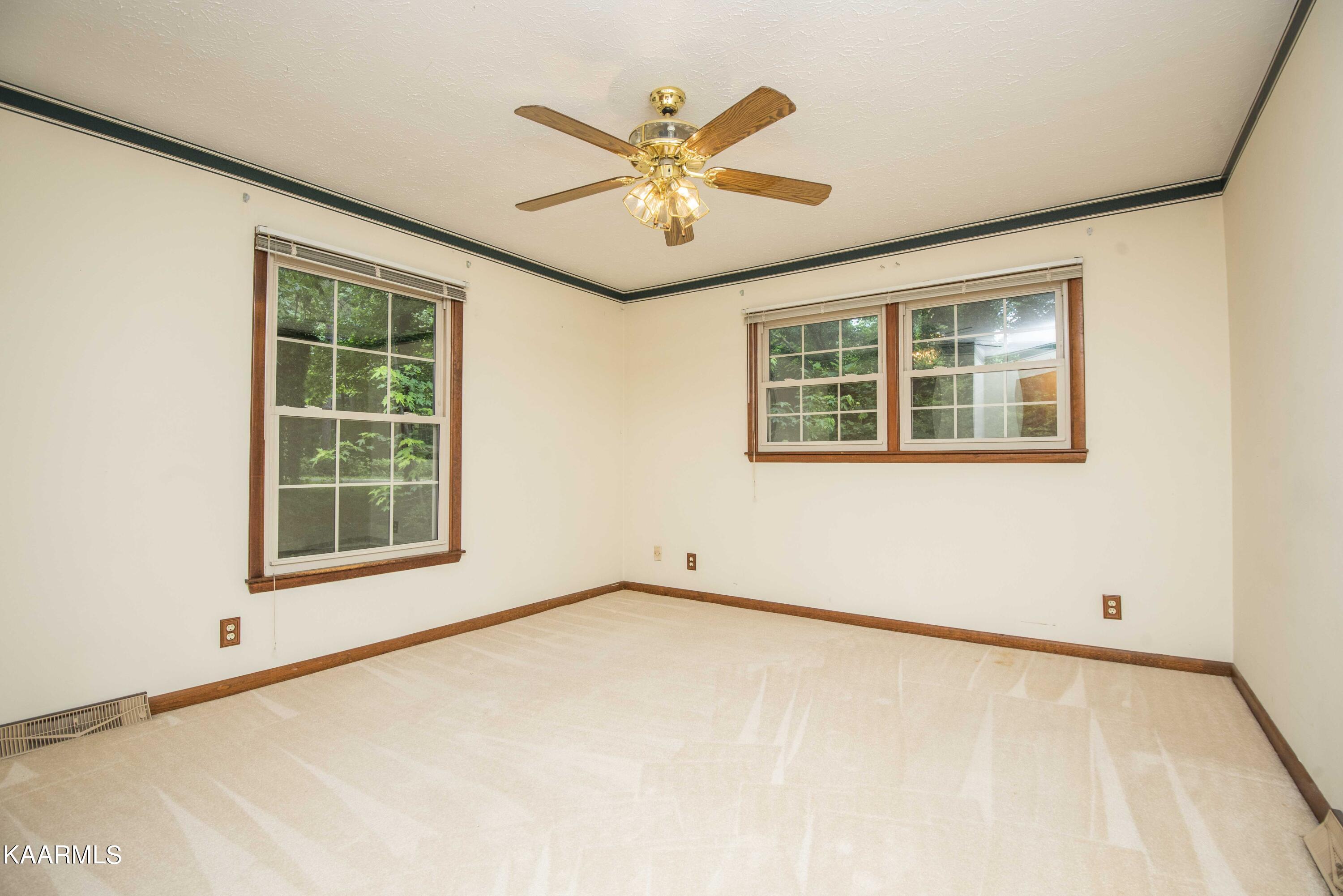 28 Montclair Road Oak Ridge, TN 37830 - Photo 21 of 57 Bedroom 2