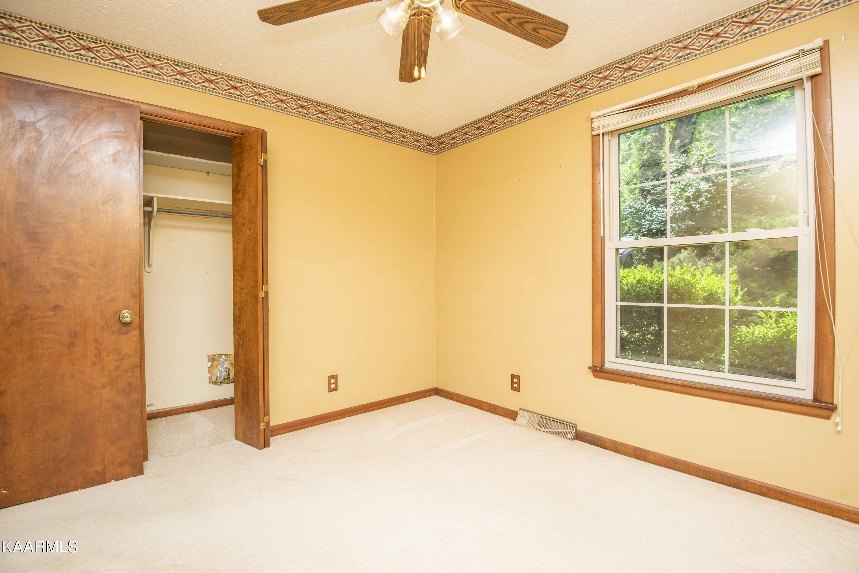28 Montclair Road Oak Ridge, TN 37830 - Photo 24 of 57 Bedroom 3