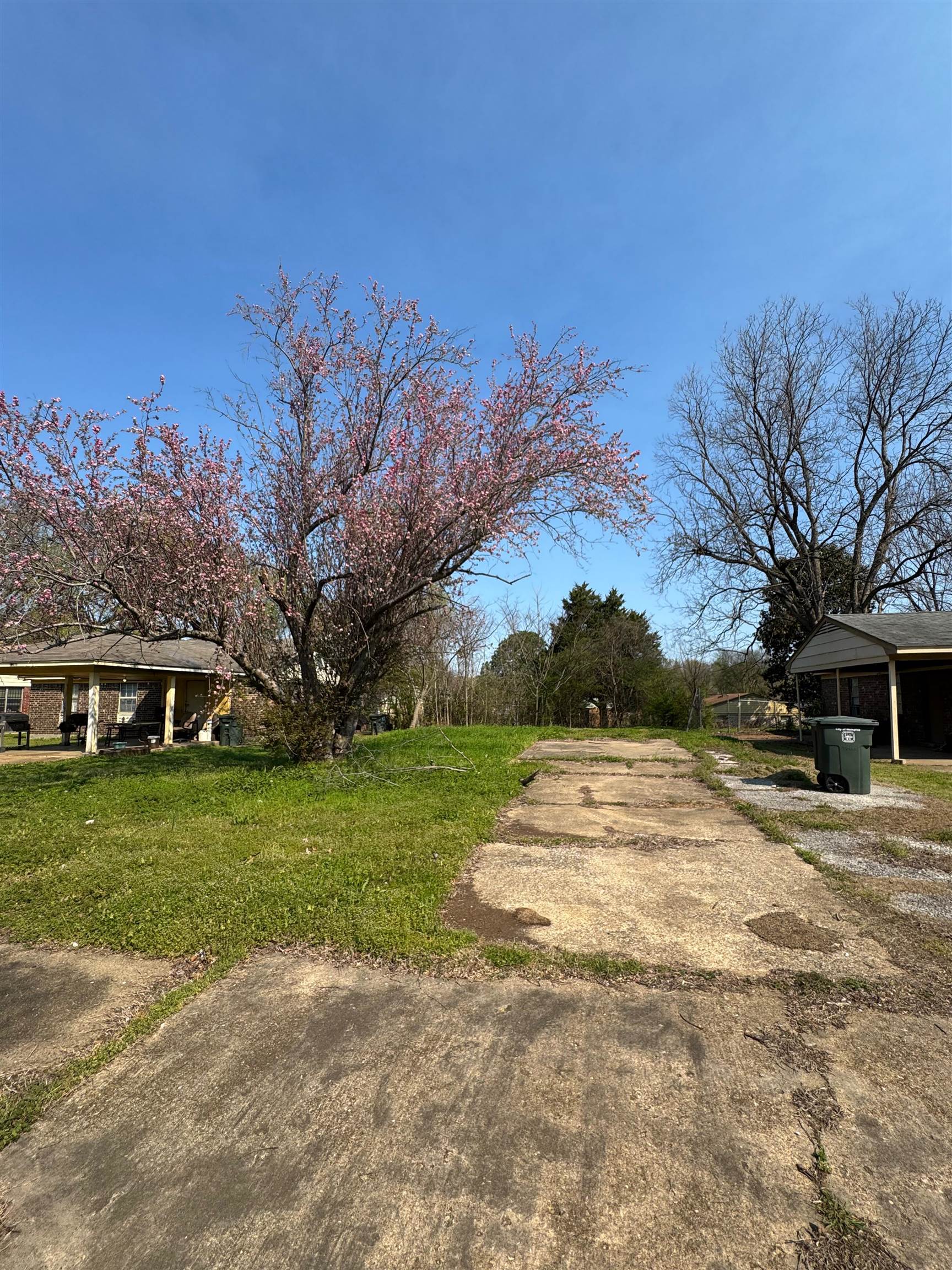 1204 Nora Road Memphis, TN 38109 - Photo 2 of 2