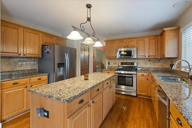 $514,999 | 23721 Greenfield Drive, Plainfield, IL 60585