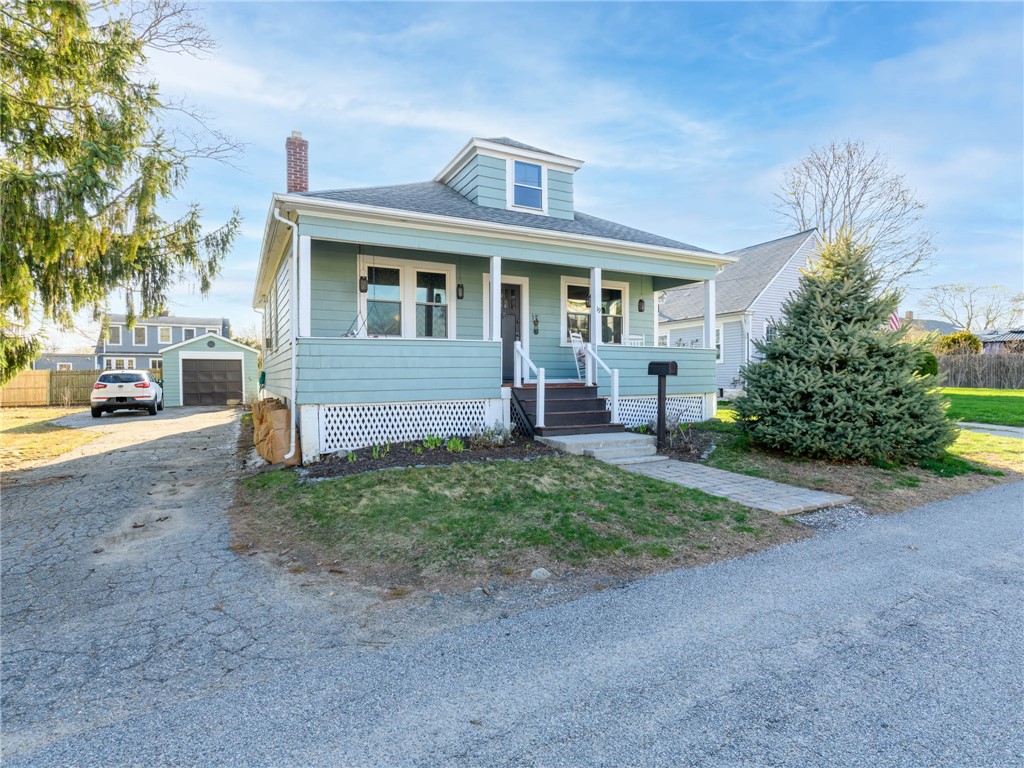 19 Bates Avenue Warwick, RI 02888 - Photo 1 of 29