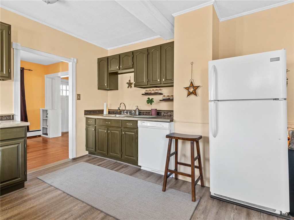 19 Bates Avenue Warwick, RI 02888 - Photo 11 of 29