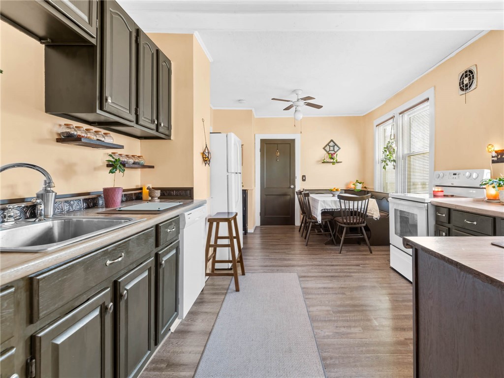 19 Bates Avenue Warwick, RI 02888 - Photo 13 of 29