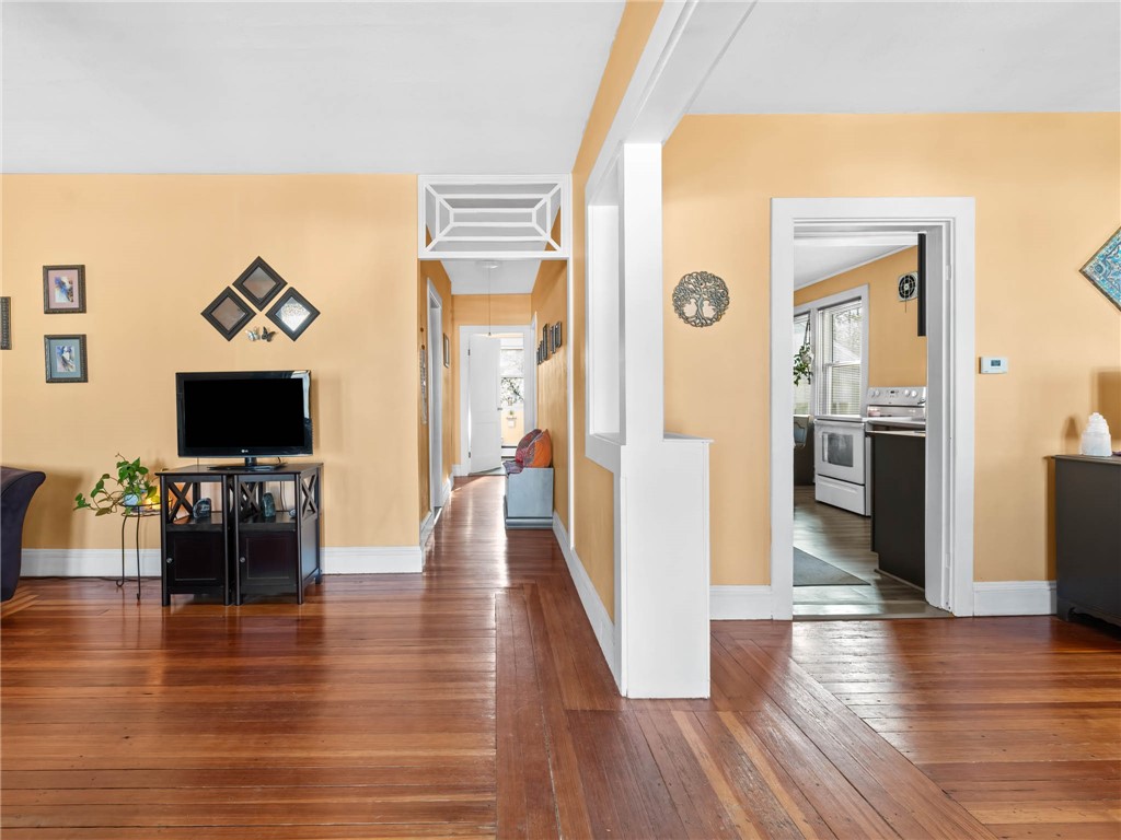 19 Bates Avenue Warwick, RI 02888 - Photo 15 of 29