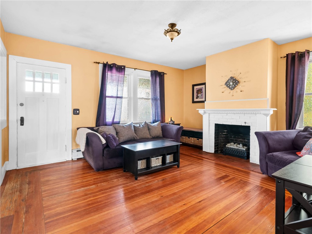 19 Bates Avenue Warwick, RI 02888 - Photo 4 of 29