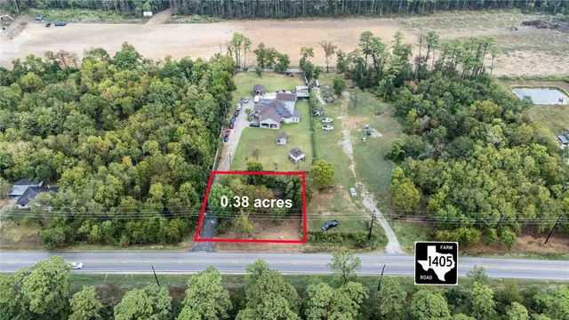 a sign that is on the side of the road