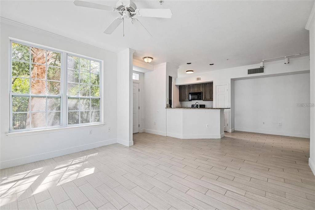 5571 Rosehill Road, Unit 104 Sarasota, FL 34233 - Photo 9 of 34