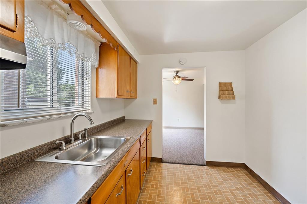 1612 Homestead Road Verona, PA 15147 - Photo 8 of 25