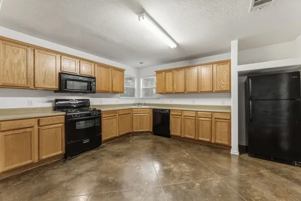 $2,400 | 2405 East 9th Street, Unit A, Austin, TX 78702