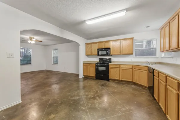 $2,400 | 2405 East 9th Street, Unit A, Austin, TX 78702