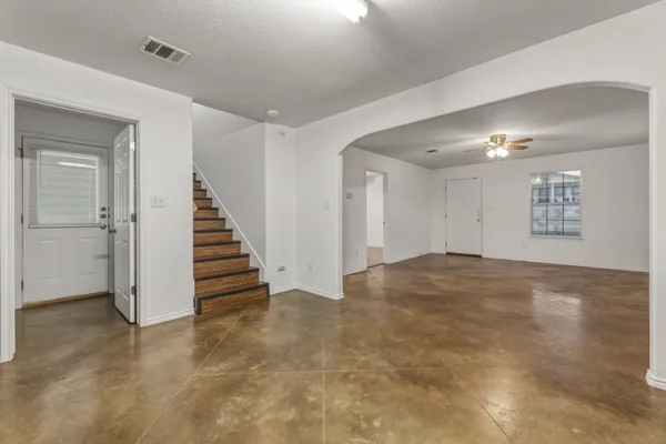 $2,400 | 2405 East 9th Street, Unit A, Austin, TX 78702