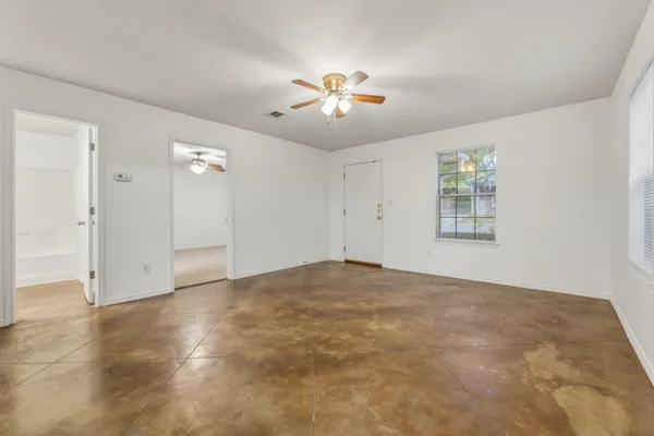 $2,400 | 2405 East 9th Street, Unit A, Austin, TX 78702