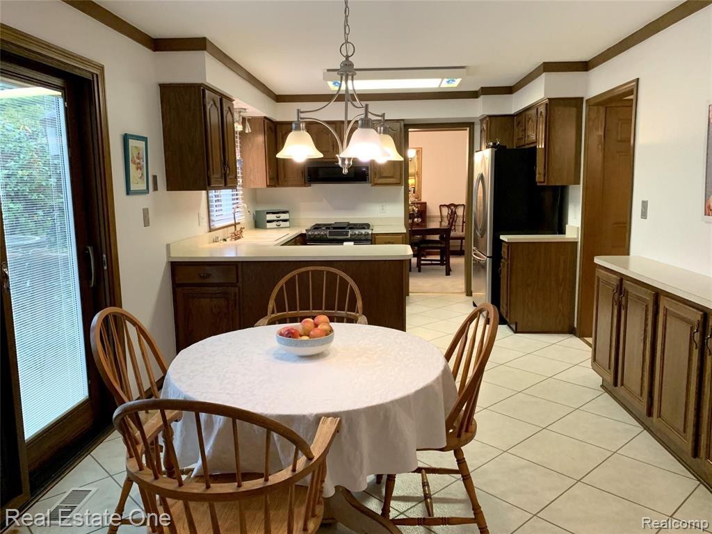 372 Fordcroft Drive Rochester Hills, MI 48309 - Photo 18 of 41
