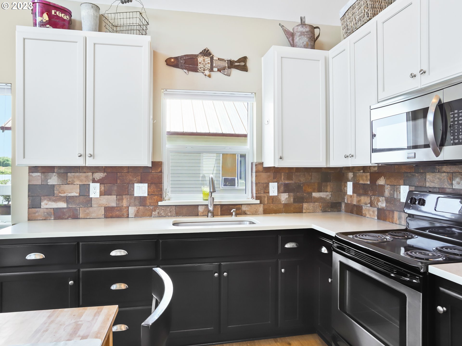 25000 Northwest St Helens Road, Unit N3 Portland, OR 97231 - Photo 9 of 29 Gallery Image 9