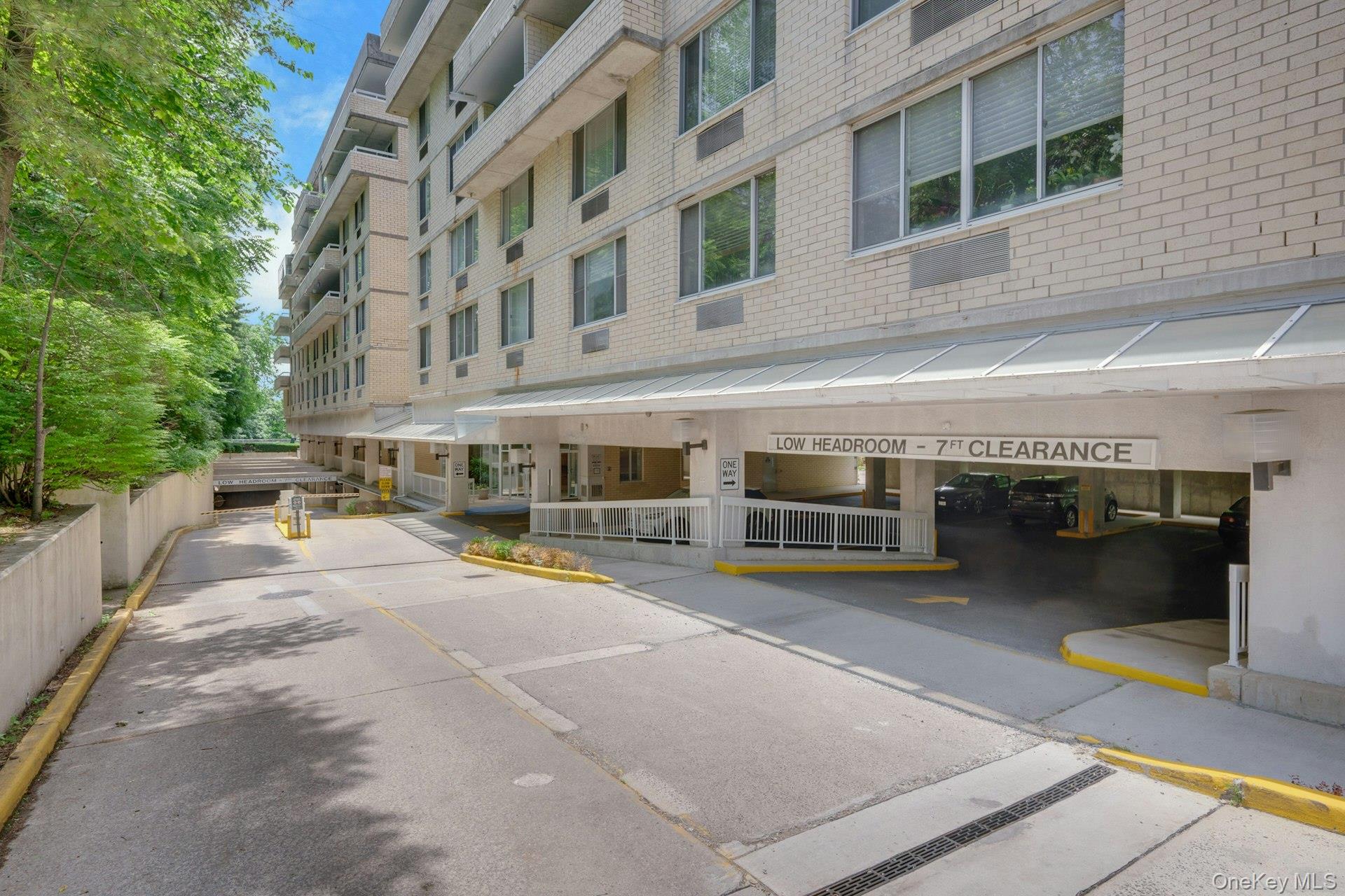 1270 North Avenue, Unit 1P New Rochelle, NY 10804 - Photo 30 of 35