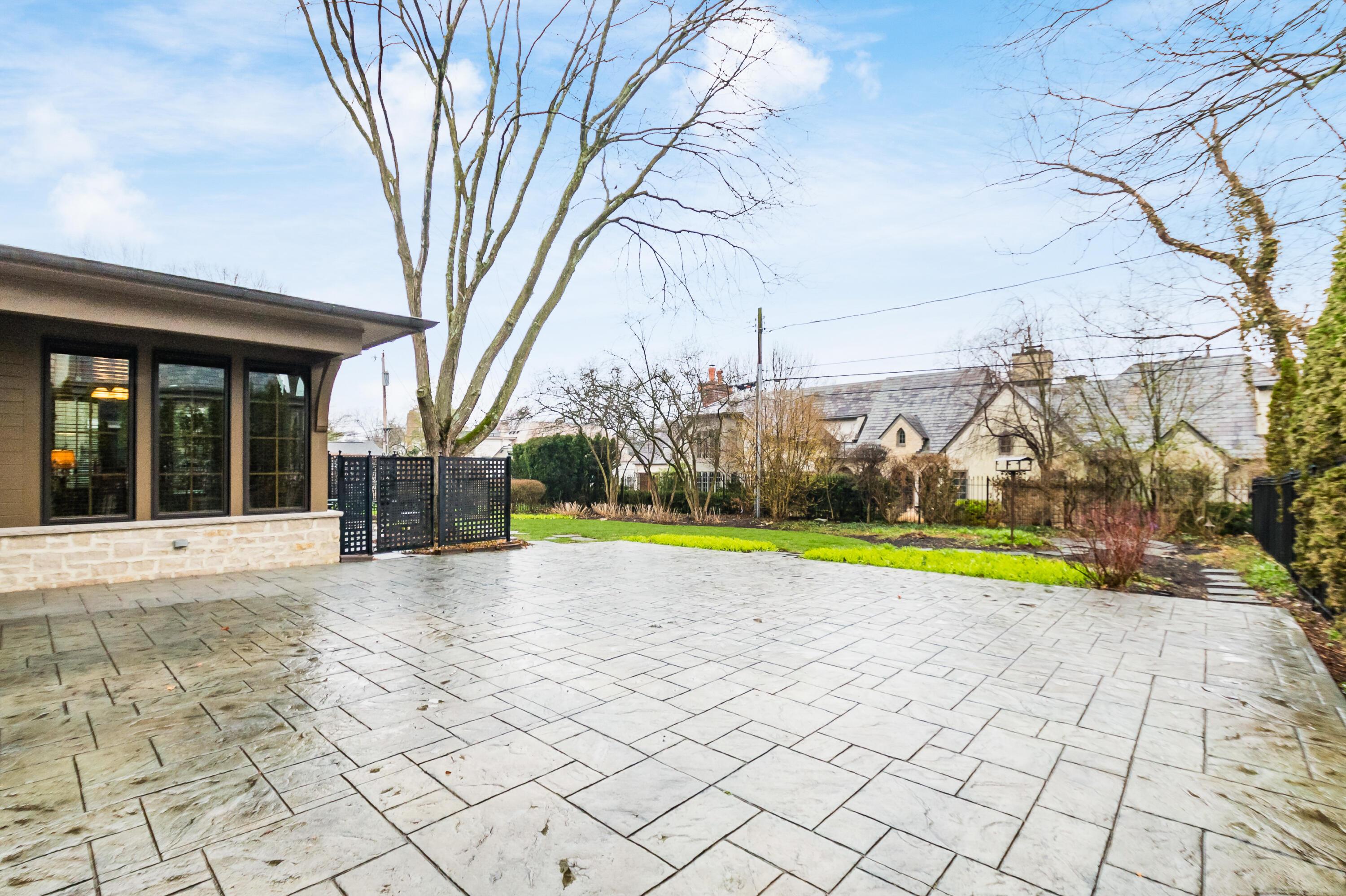 2137 Yorkshire Road Columbus, OH 43221 - Photo 6 of 38 h_2137_Yorkshire_Rd-1004