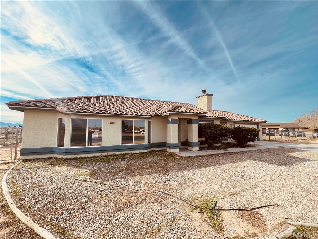 20891 Thunderbird Road Apple Valley, CA 92307 - Photo 8 of 45 front view of a house