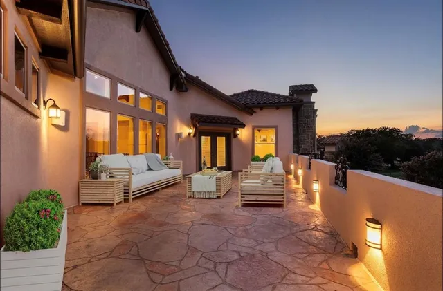 a view of outdoor space yard and patio