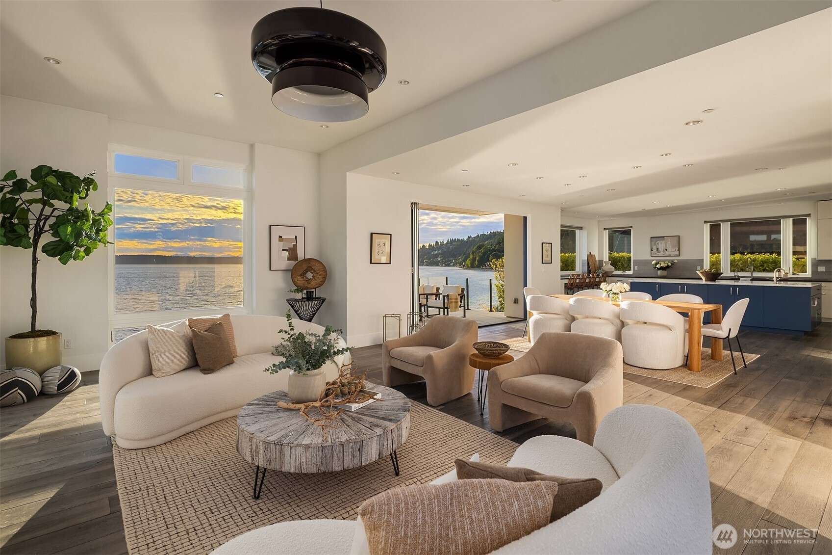 18051 Normandy Terrace Southwest Normandy Park, WA 98166 - Photo 6 of 35