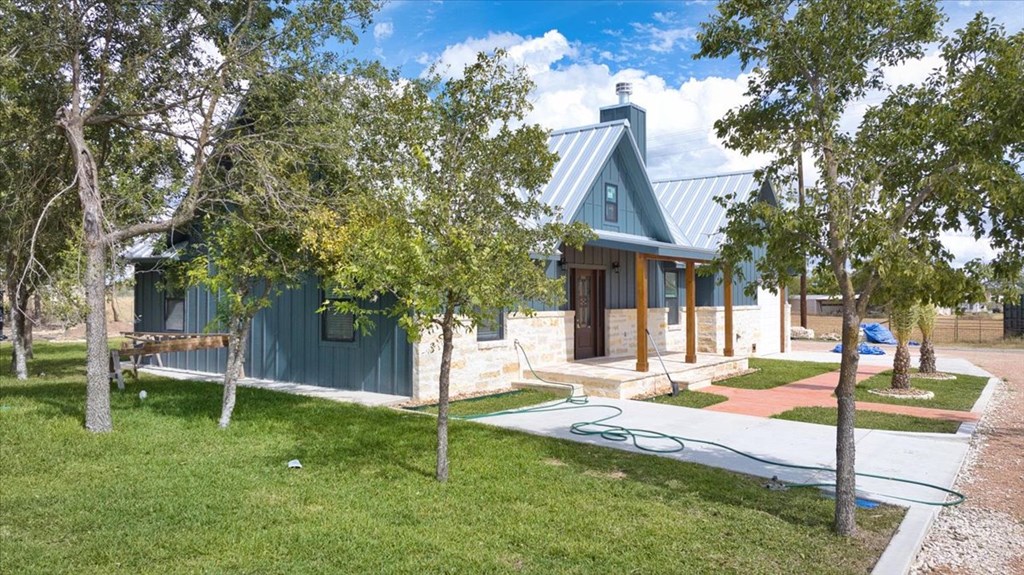 207 4th Street Harper, TX 78631 - Photo 3 of 36