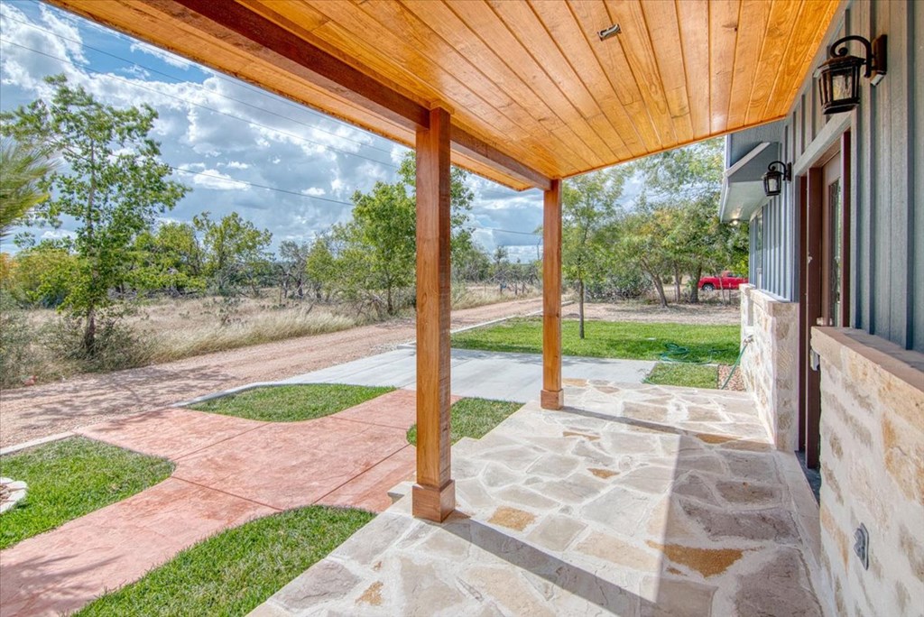 207 4th Street Harper, TX 78631 - Photo 9 of 36