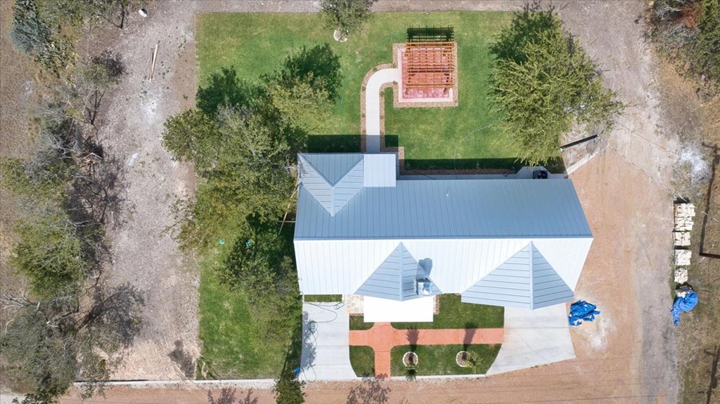 207 4th Street Harper, TX 78631 - Photo 10 of 36