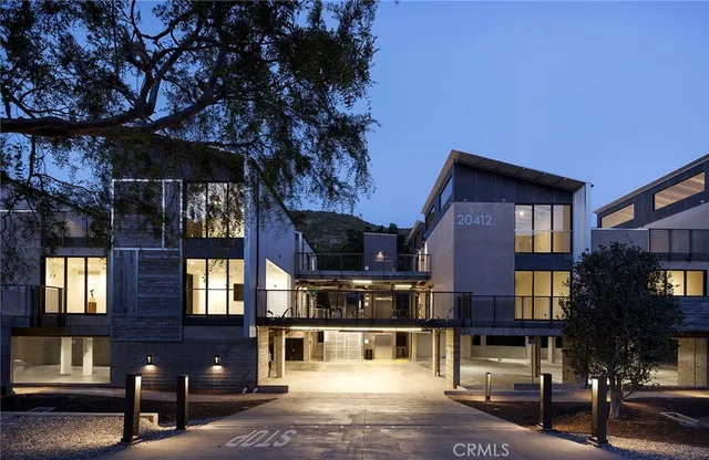 a house view with a outdoor space