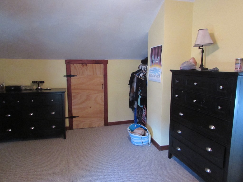 634 High Street Clinton, MA 01510 - Photo 17 of 25 Gallery Image 17