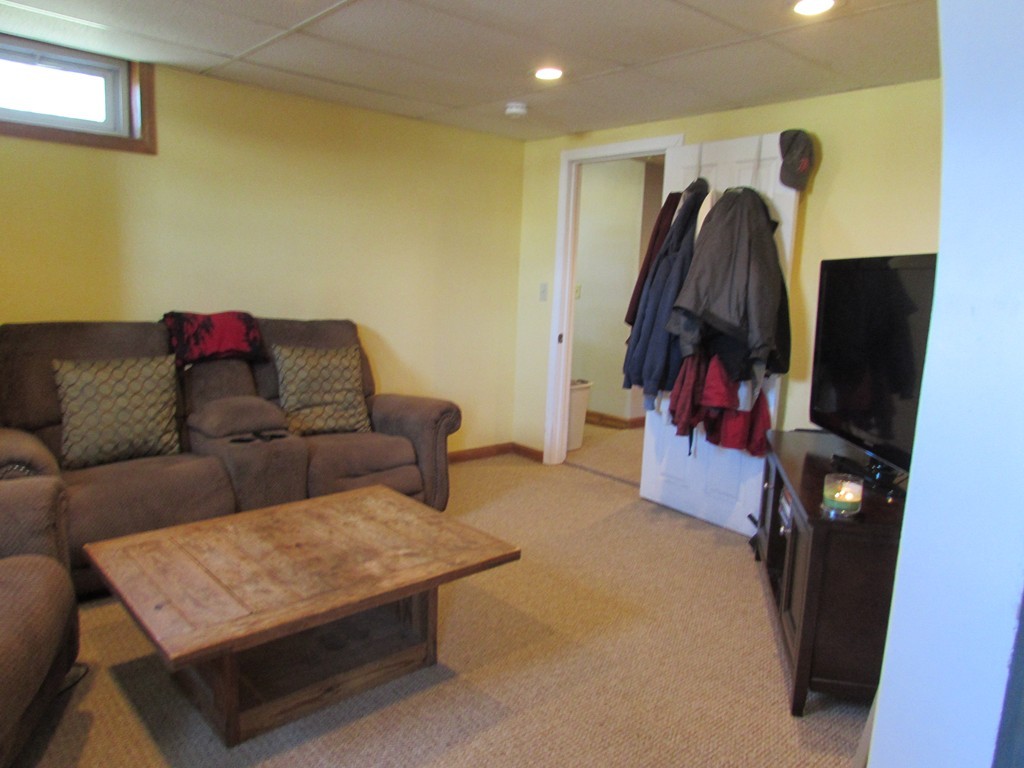 634 High Street Clinton, MA 01510 - Photo 22 of 25 Gallery Image 22