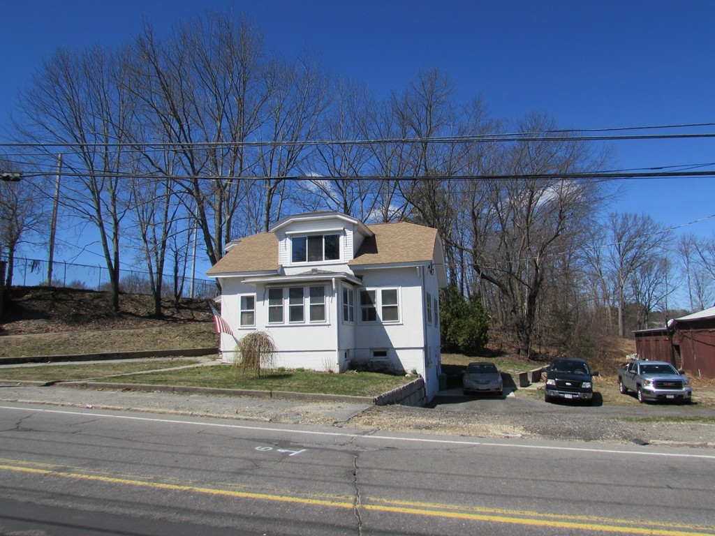 634 High Street Clinton, MA 01510 - Photo 3 of 25 Gallery Image 3